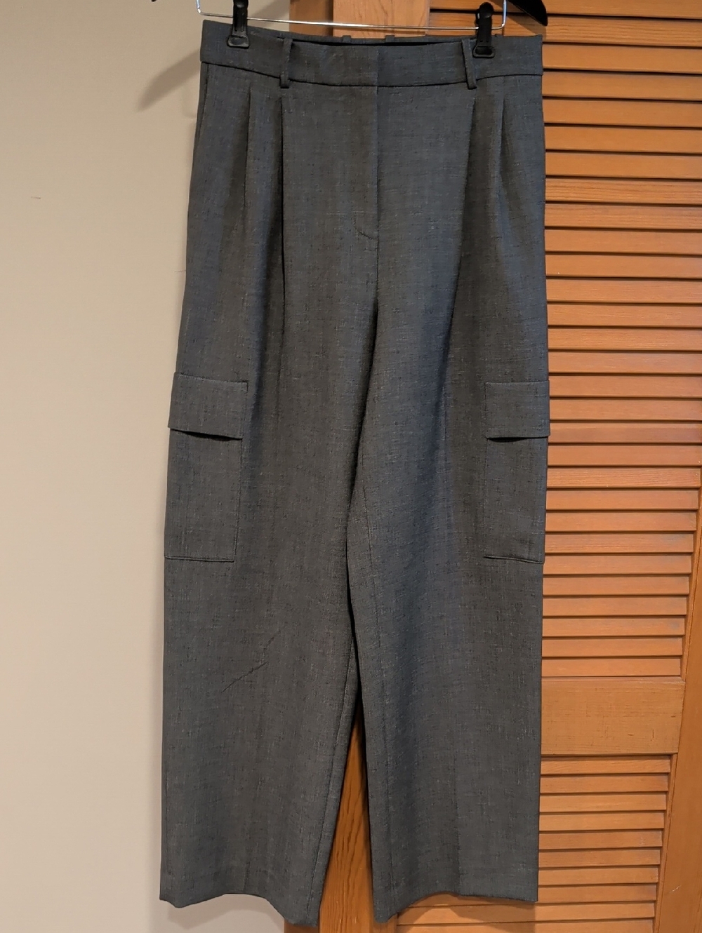 Aritzia Babaton Gray Wide-Leg Cargo Trousers
